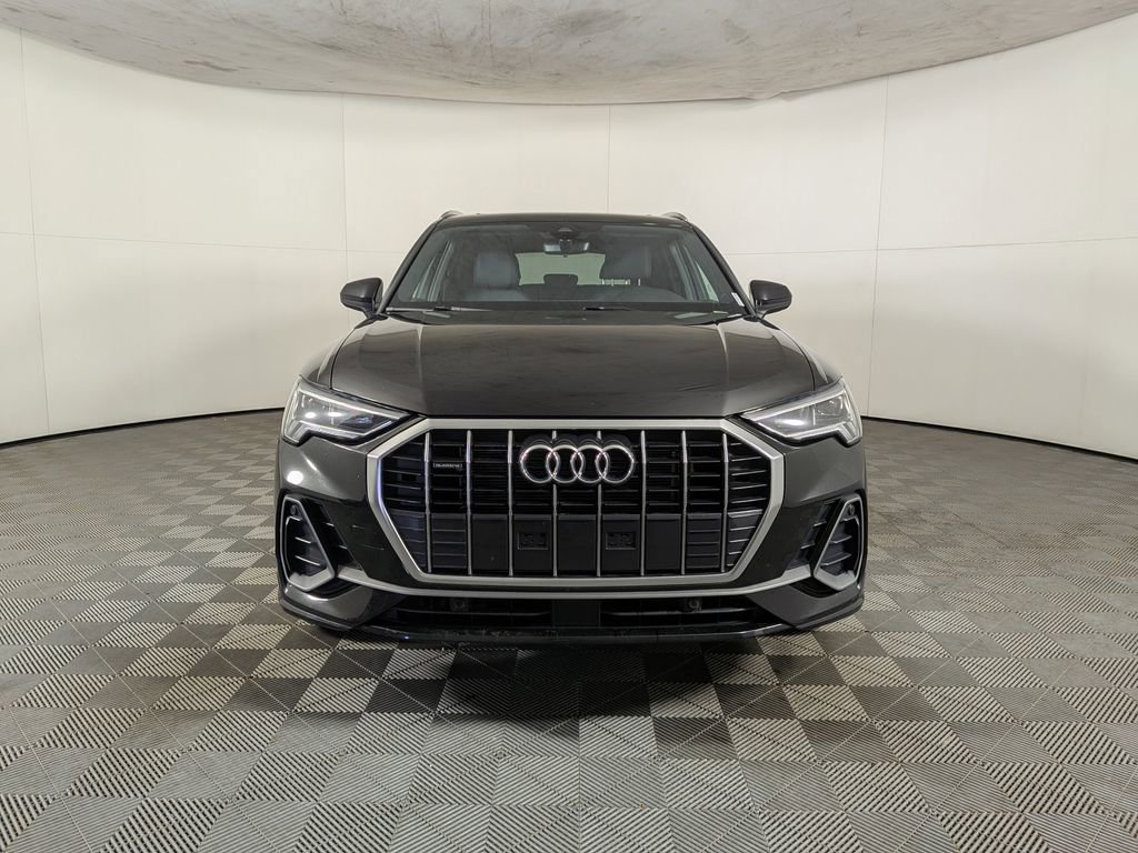 Used 2025 Audi Q3 2.0T Premium image 2