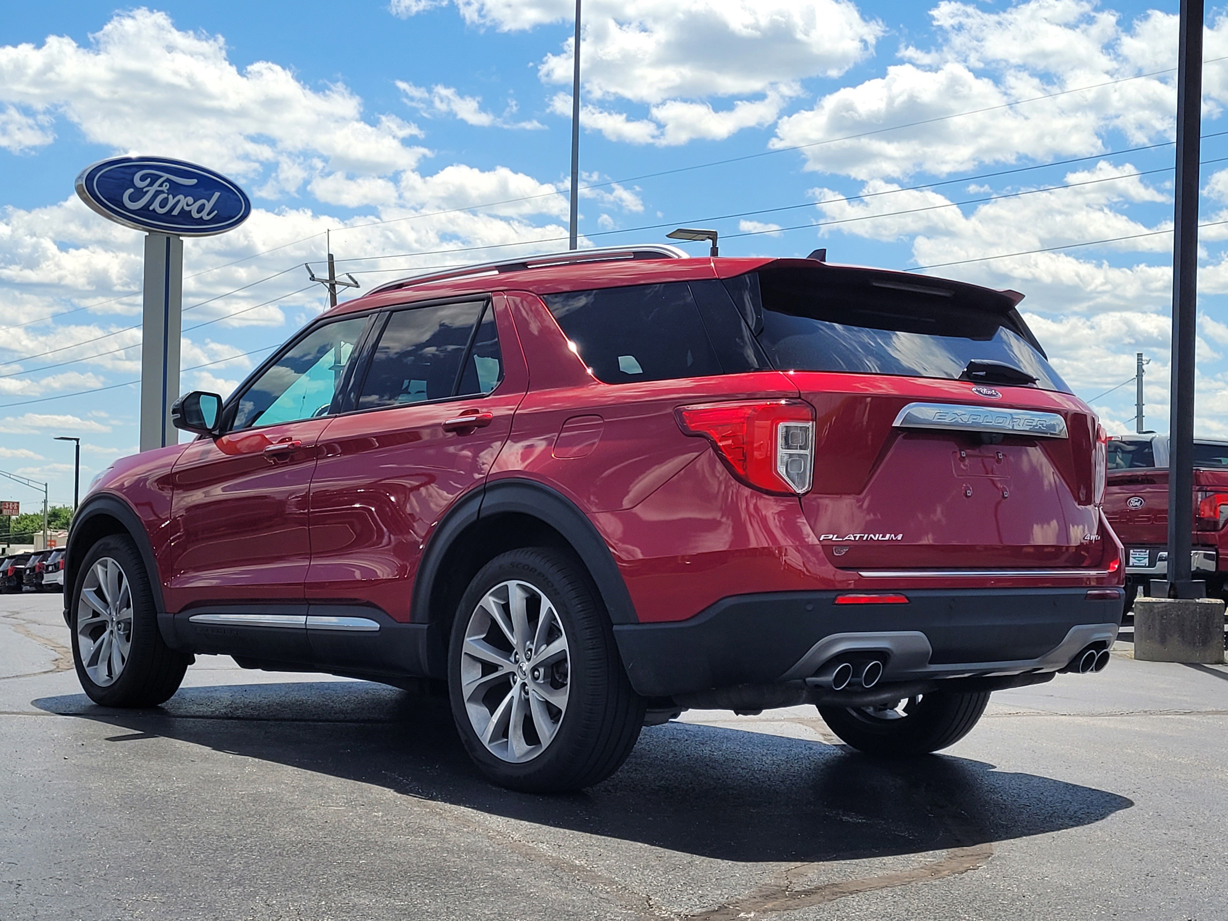 Used 2023 Ford Explorer Platinum w/ Equipment Group 601A AWD/4WD image 5