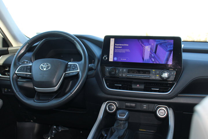 Certified 2024 Toyota Grand Highlander XLE image 26