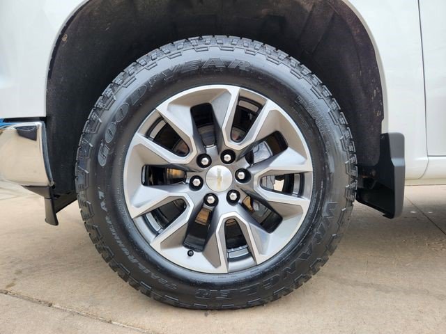 Used 2024 Chevrolet Silverado 1500 LT AWD/4WD image 18