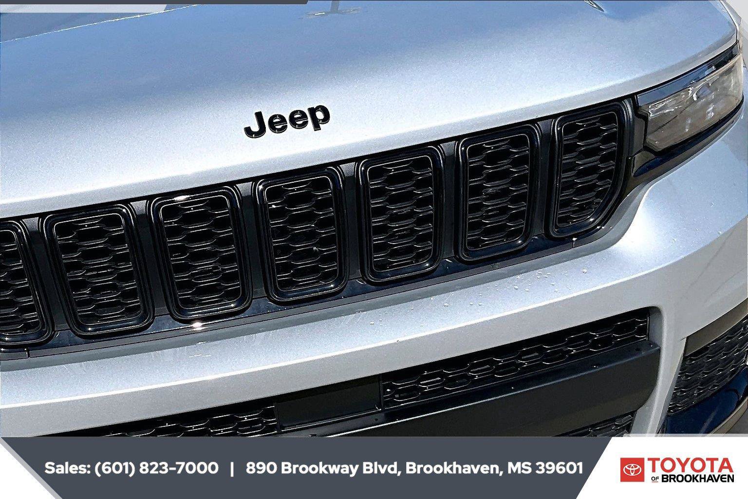 Used 2025 Jeep Grand Cherokee L Altitude RWD image 22