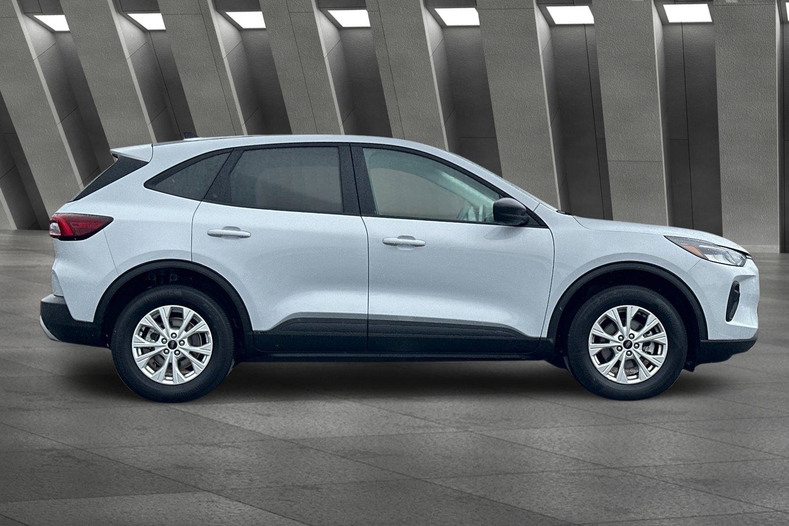 Used 2025 Ford Escape Active image 3