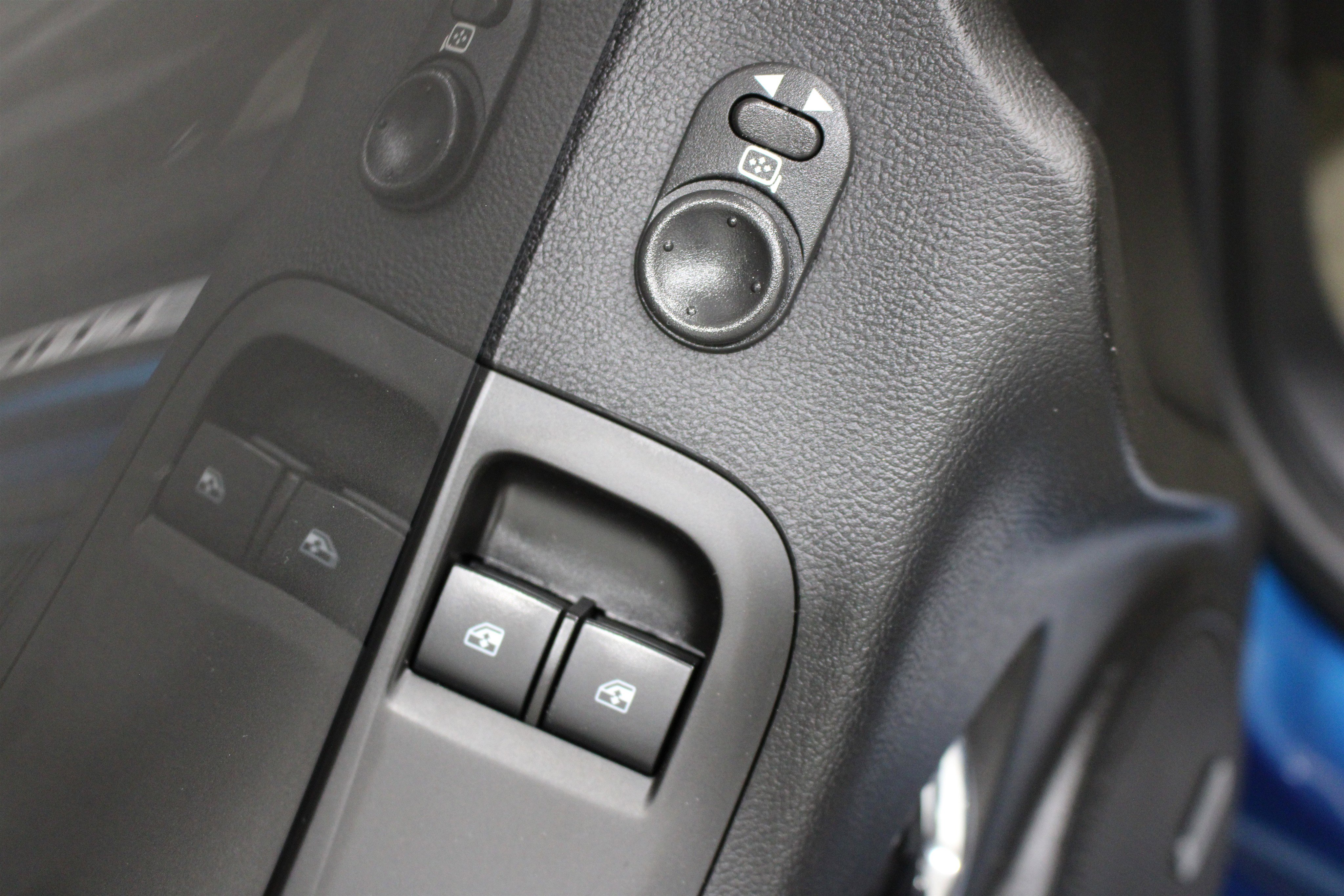 Used 2010 Chevrolet Camaro SS RWD image 8