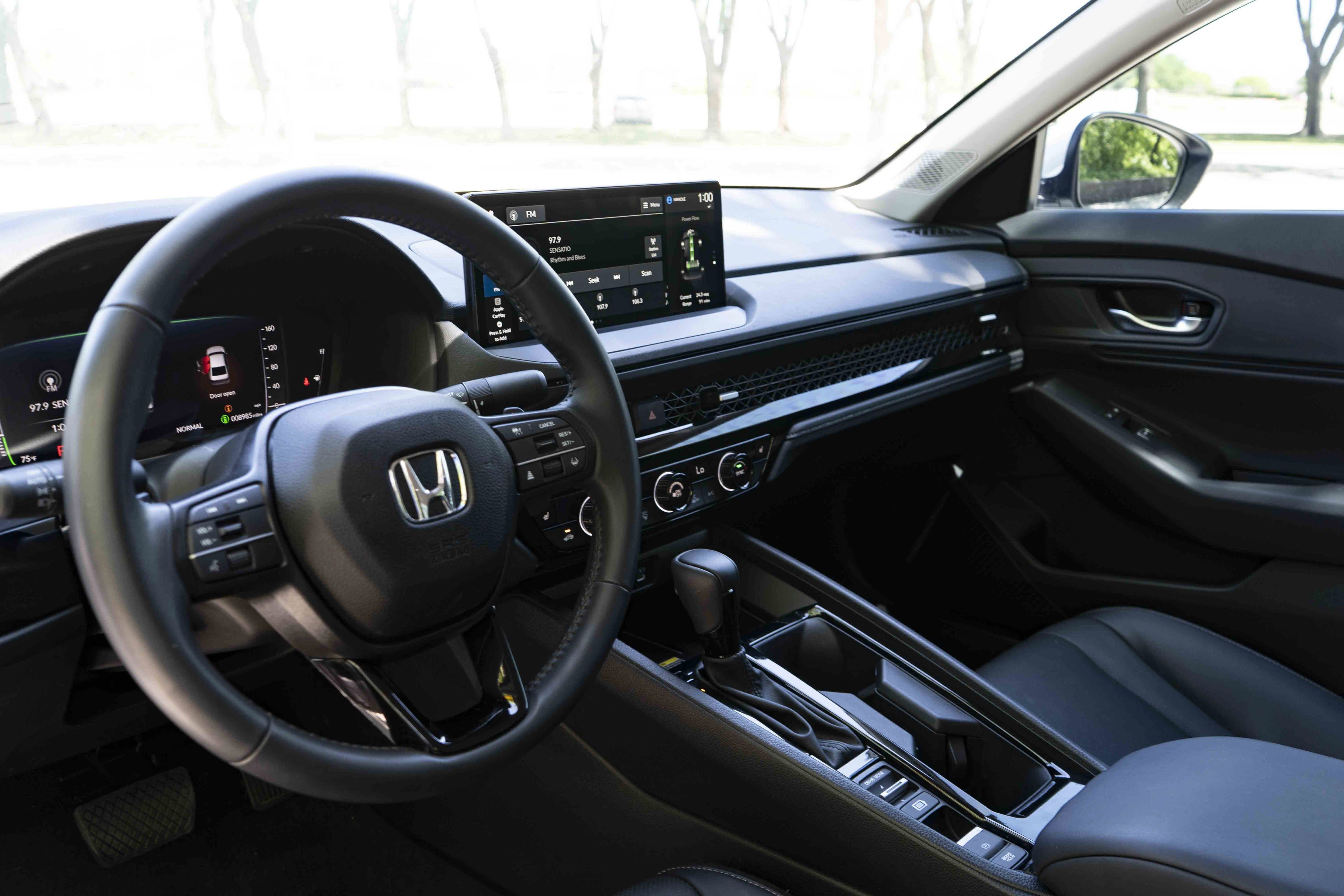 Used 2025 Honda Accord EX-L image 16