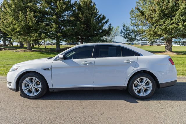Used 2017 Ford Taurus SEL AWD/4WD image 8