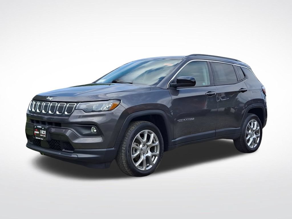 Used 2022 Jeep Compass Latitude w/ Sun and Sound Group AWD/4WD image 2