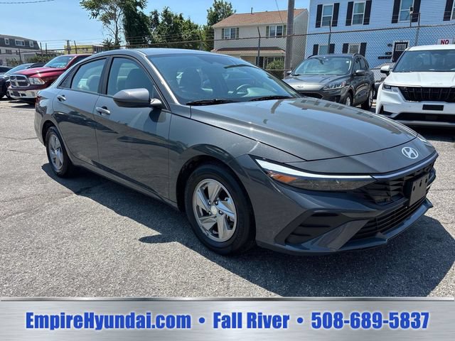 Used 2024 Hyundai Elantra SE FWD image 7