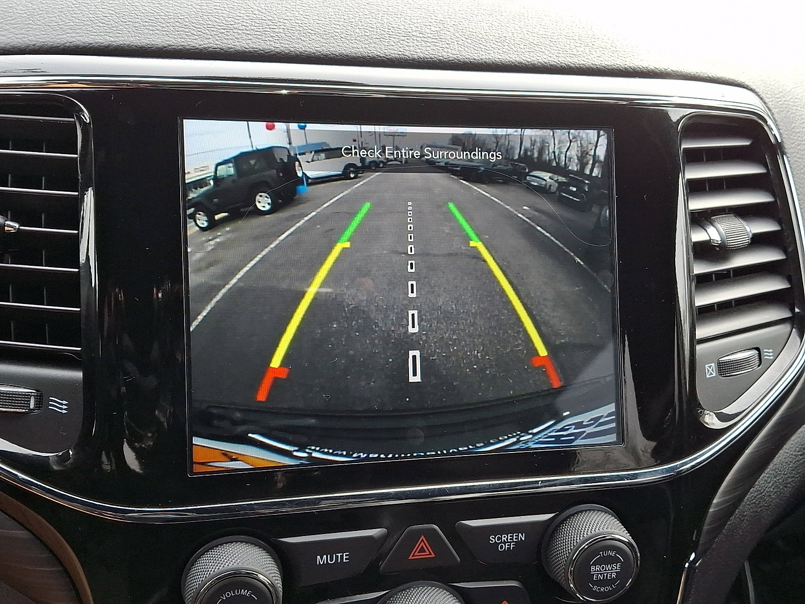 Used 2020 Jeep Grand Cherokee Altitude image 17