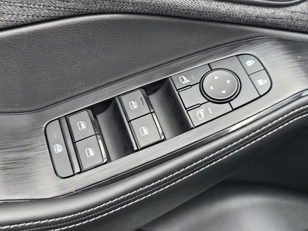 Used 2022 Nissan Rogue SV AWD/4WD image 23