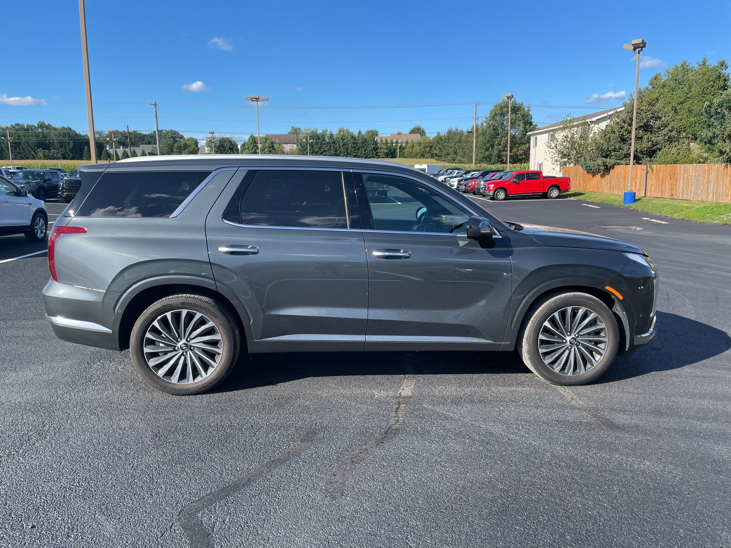 Used 2023 Hyundai Palisade Calligraphy w/ Cargo Package AWD/4WD image 7