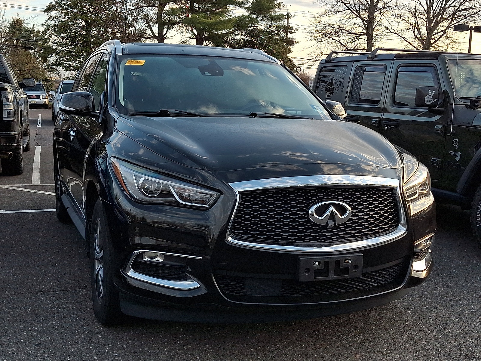 Used 2020 INFINITI QX60 Luxe w/ Essential Package image 2