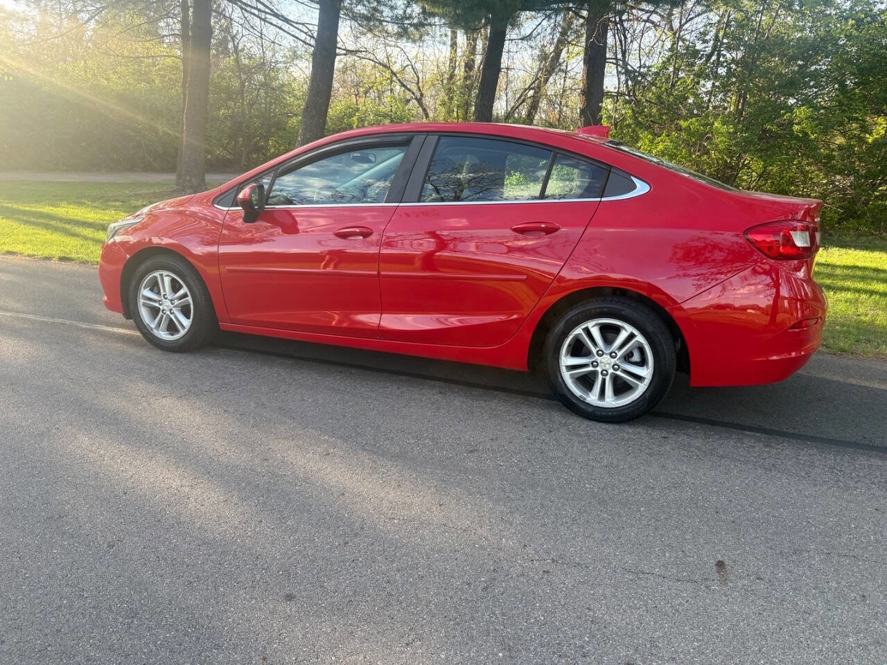 Used 2016 Chevrolet Cruze LT w/ Convenience Package image 4
