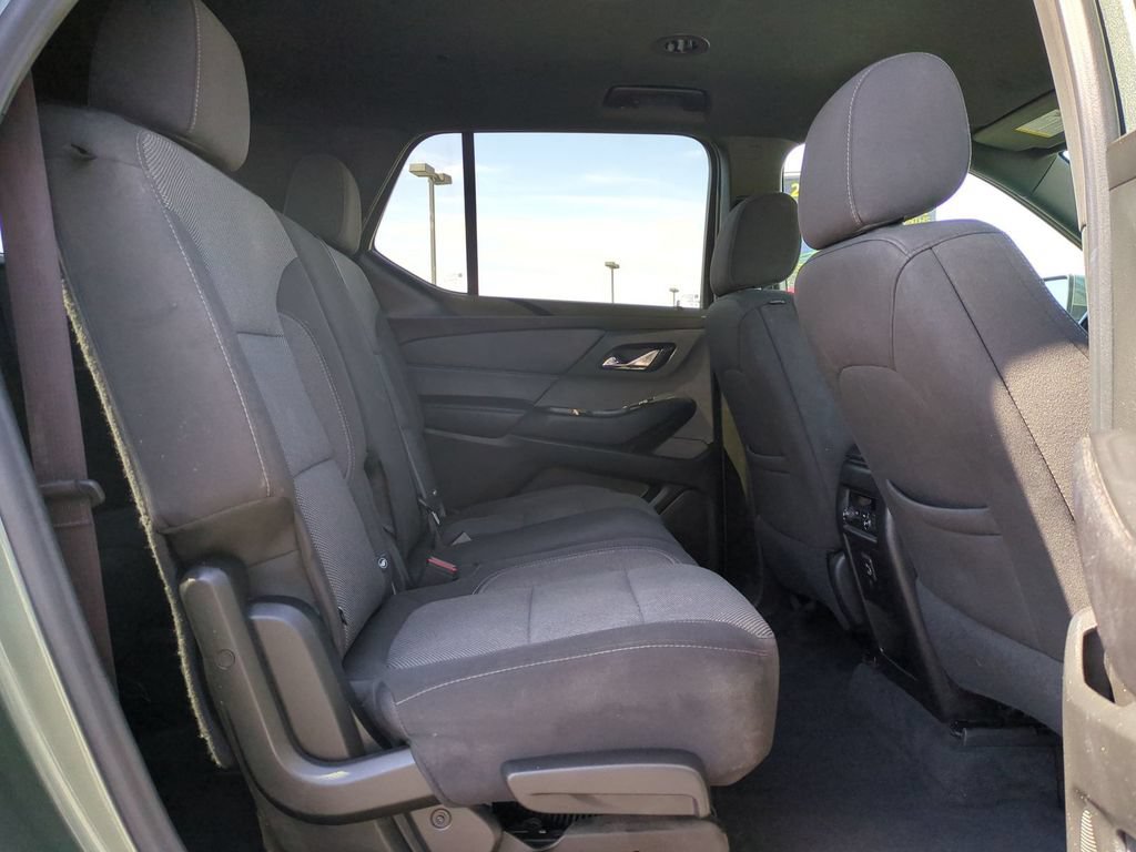 Used 2023 Chevrolet Traverse LT FWD image 34