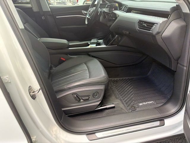 Used 2022 Audi e-tron Premium Plus AWD/4WD image 13