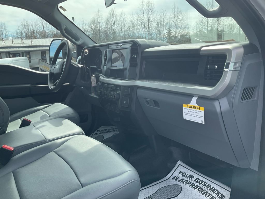 Used 2025 Ford F450 XL w/ XL Chrome Package image 11