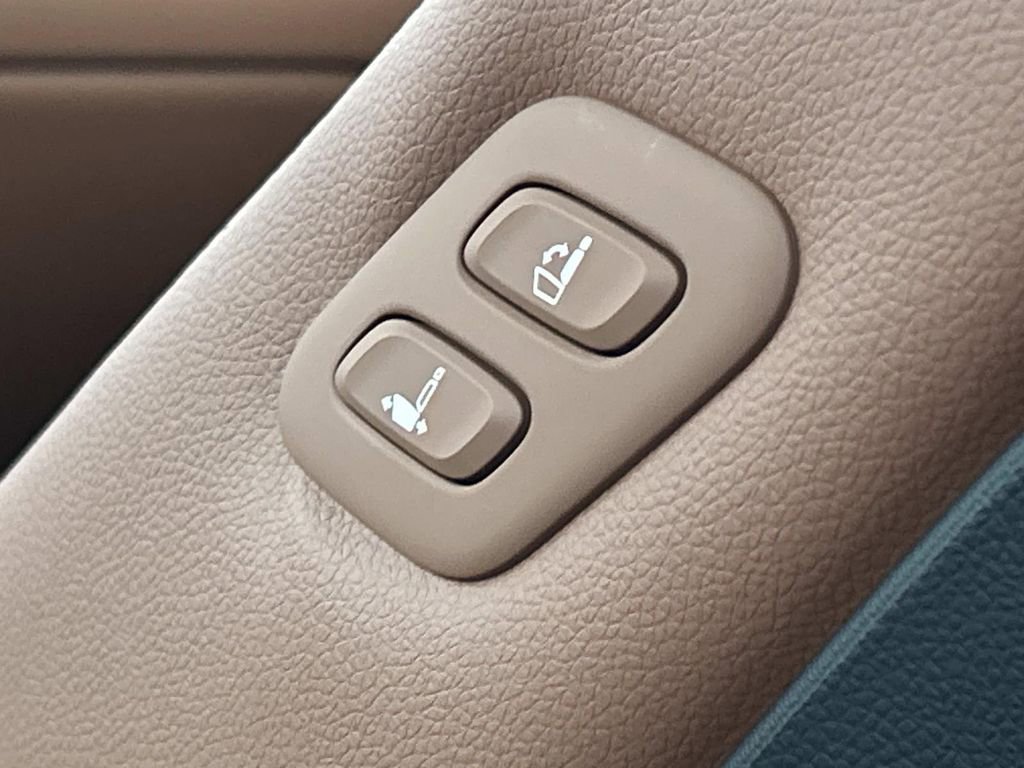 New 2026 Genesis GV70 2.5T Advanced image 24