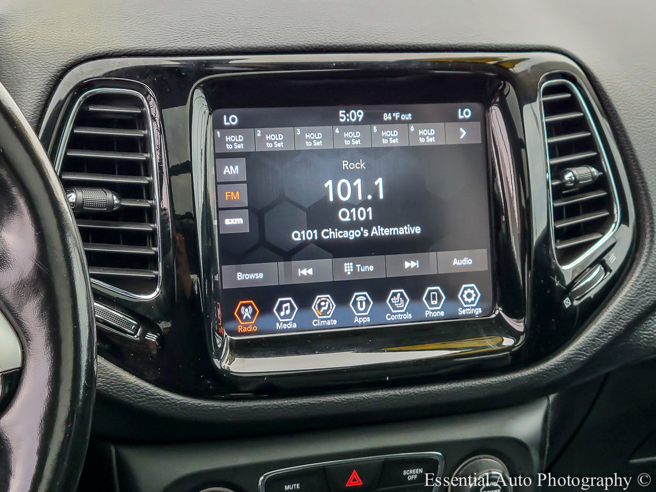 Used 2019 Jeep Compass Limited image 19