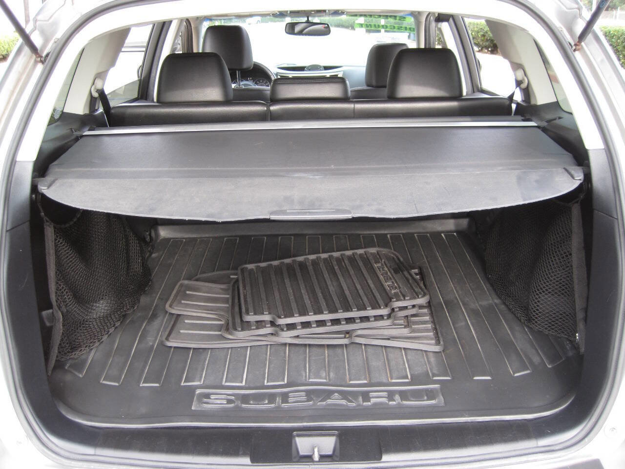 Used 2011 Subaru Outback 3.6R Limited image 17