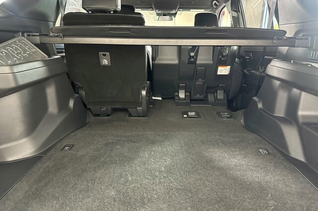 Used 2025 Toyota 4Runner 4WD image 17