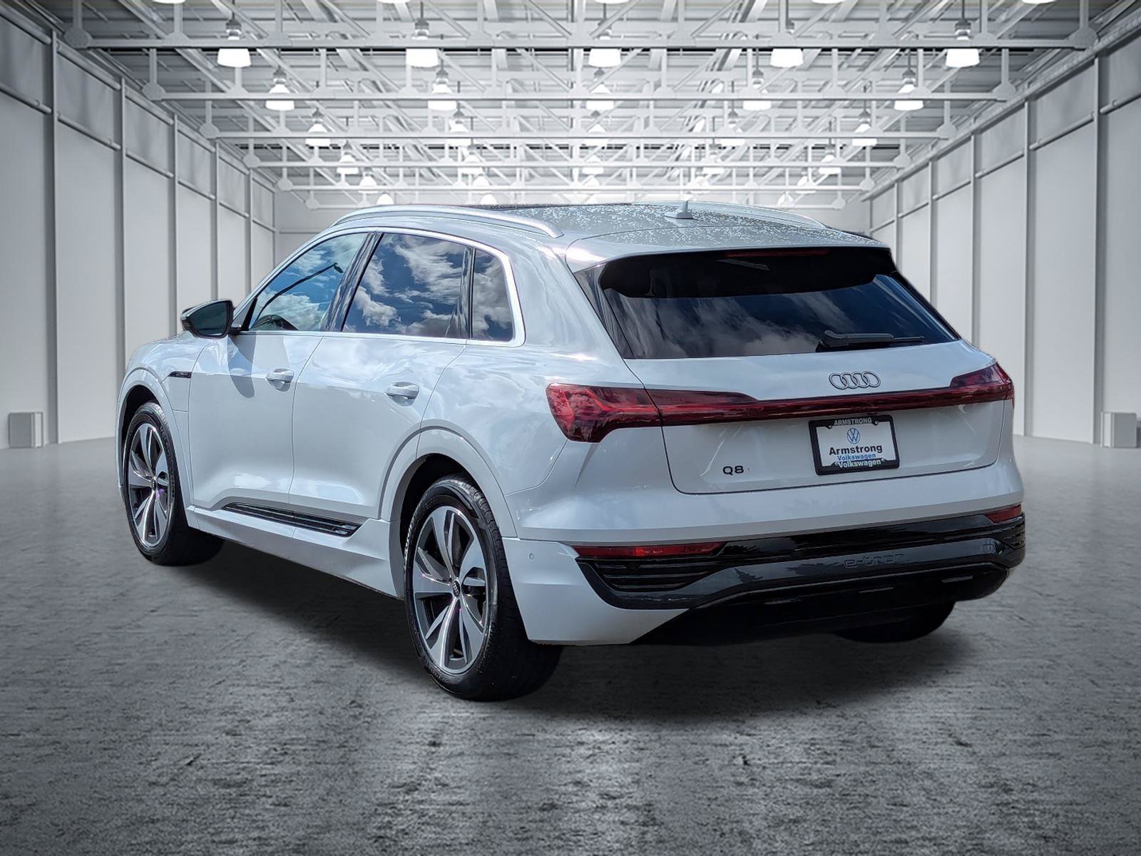 Used 2024 Audi Q8 e-tron Premium Plus w/ Premium Plus Package AWD/4WD image 3