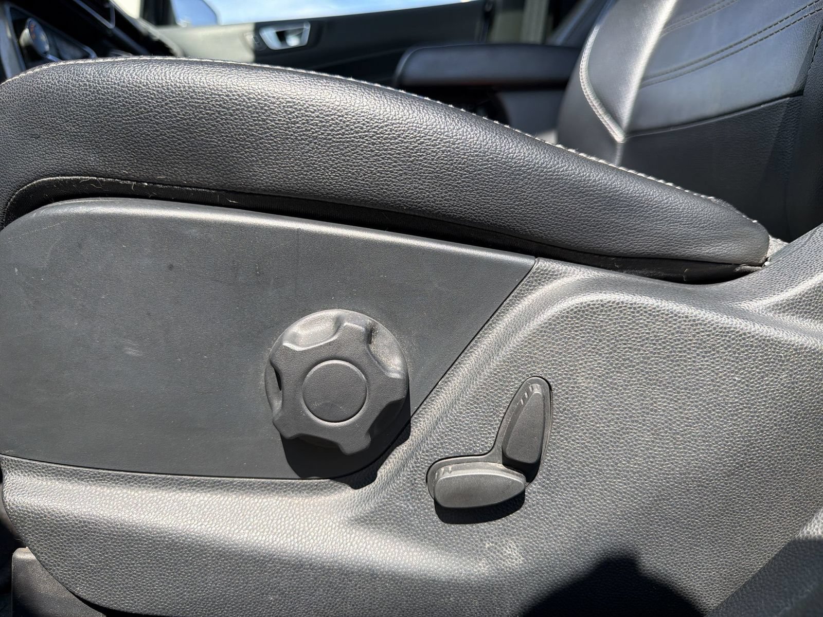 Used 2018 Ford EcoSport Titanium AWD/4WD image 13