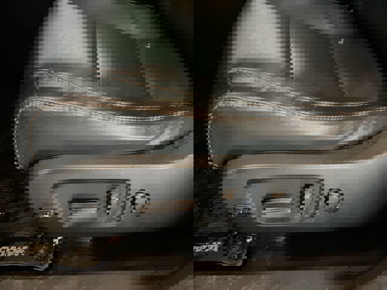 Used 2018 Toyota Highlander XLE image 12