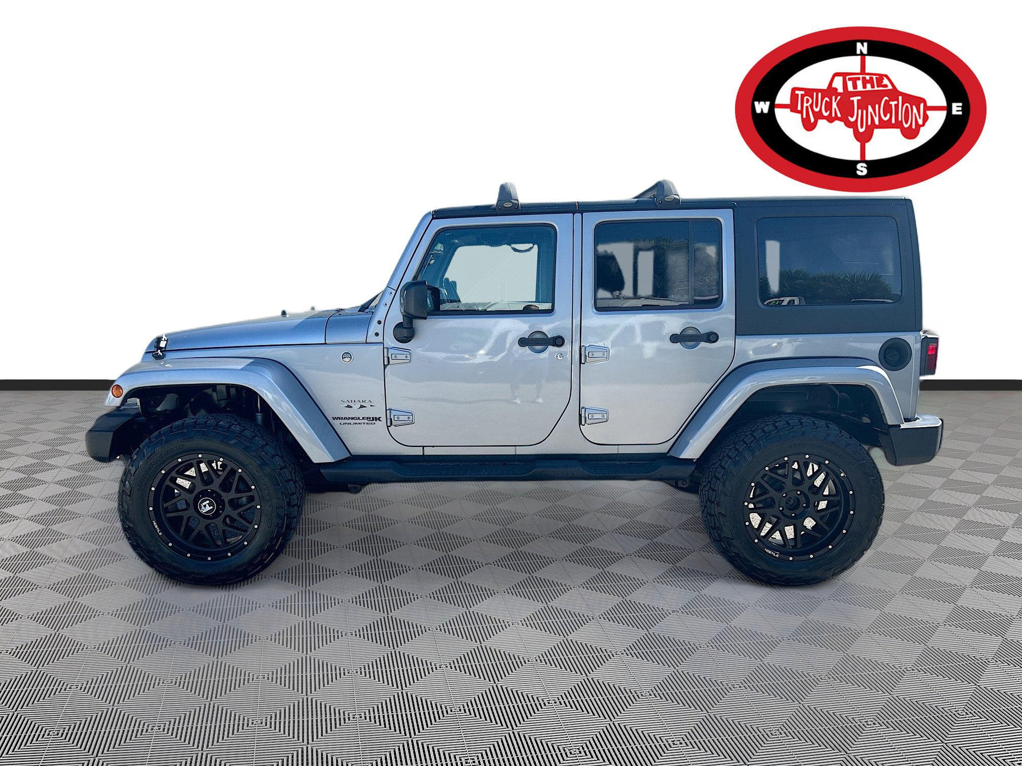 Used 2018 Jeep Wrangler Unlimited Sahara image 4