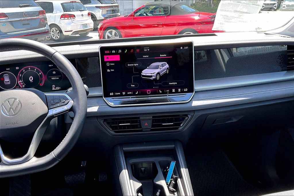 Certified 2026 Volkswagen Tiguan SE w/ Panoramic Sunroof Package FWD image 20