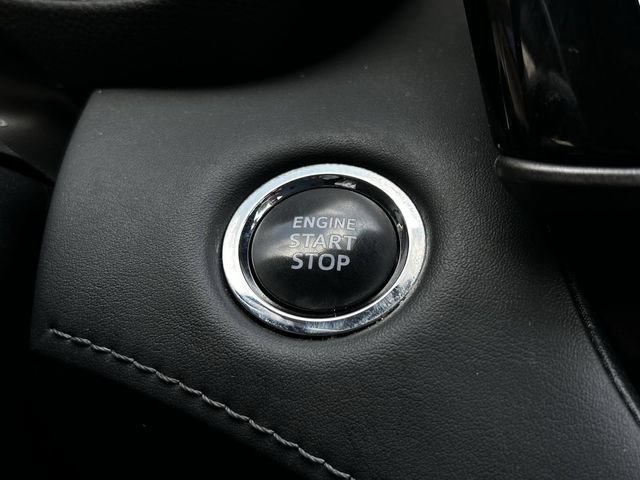 Used 2023 Toyota Highlander XLE FWD image 25