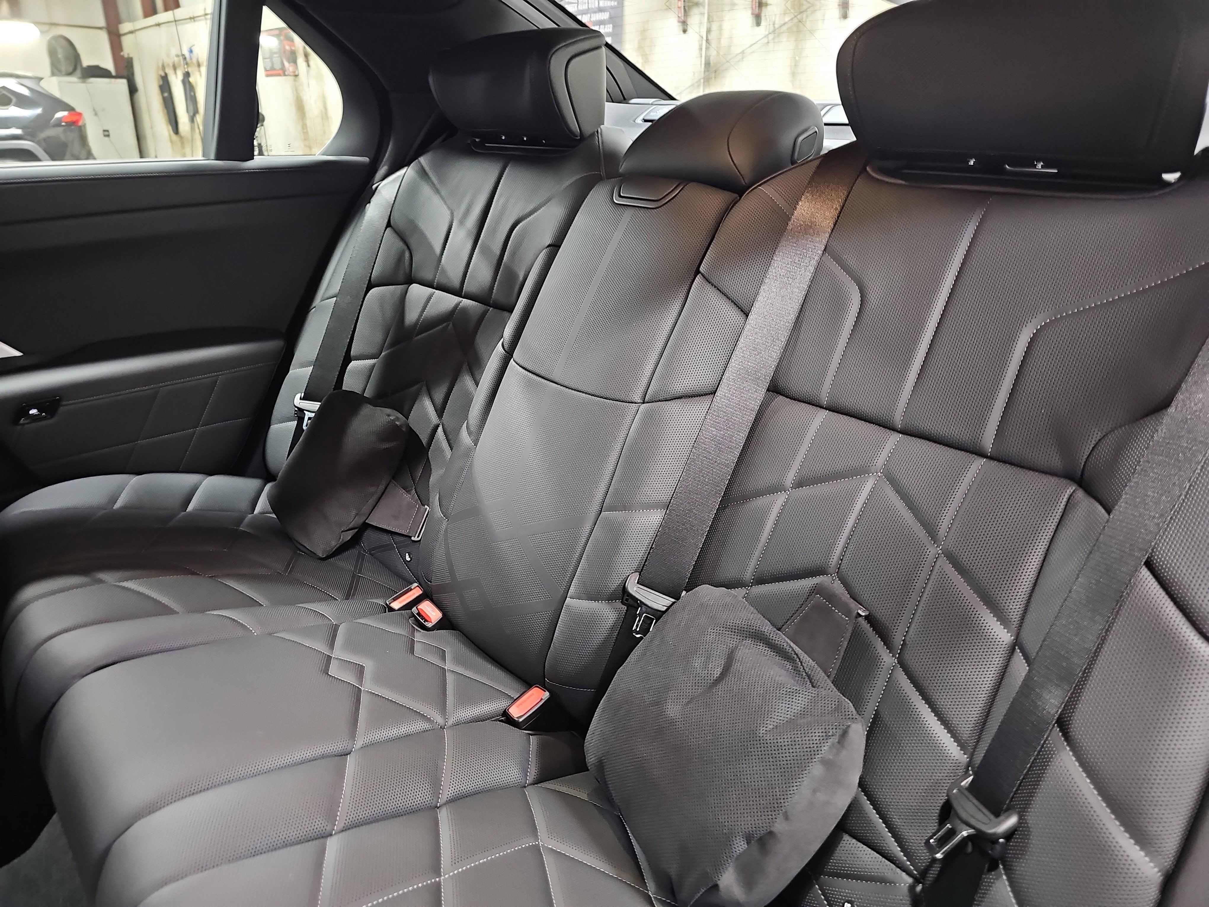 New 2026 BMW i7 eDrive50 w/ Executive Package image 15