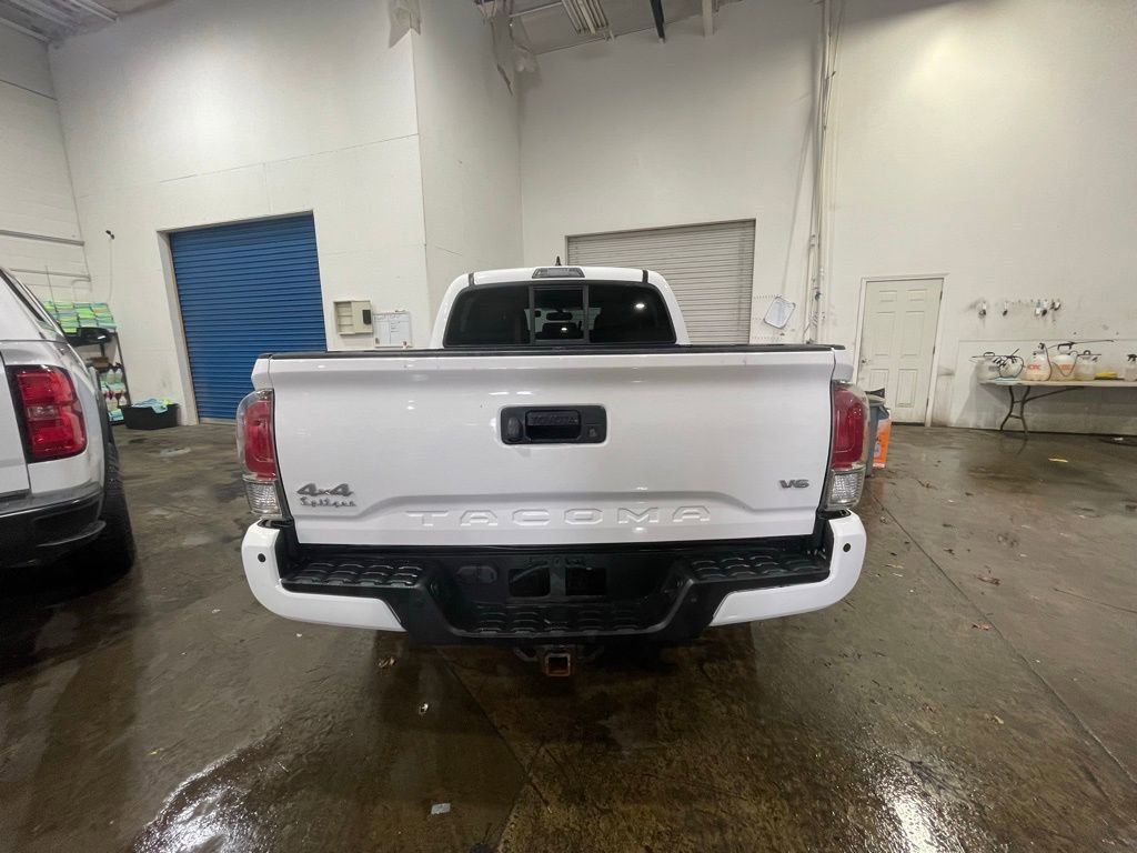 Used 2016 Toyota Tacoma Limited w/ Towing Package AWD/4WD image 6