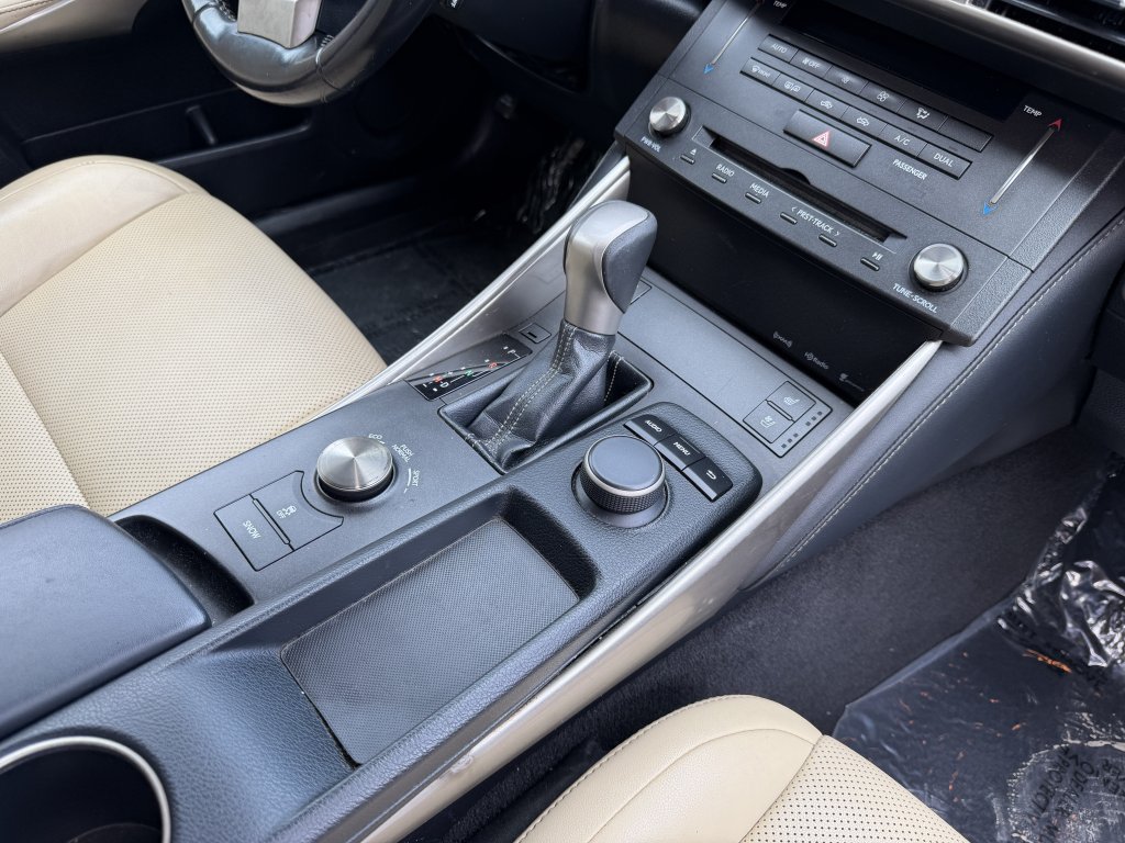Used 2016 Lexus IS 350 w/ Premium Package RWD image 20