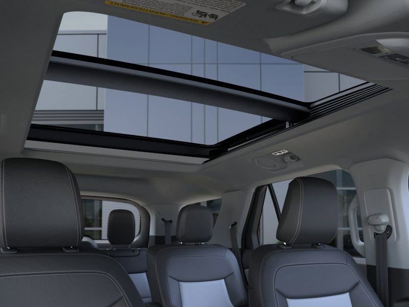 Used 2024 Ford Explorer XLT w/ Equipment Group 202A image 23