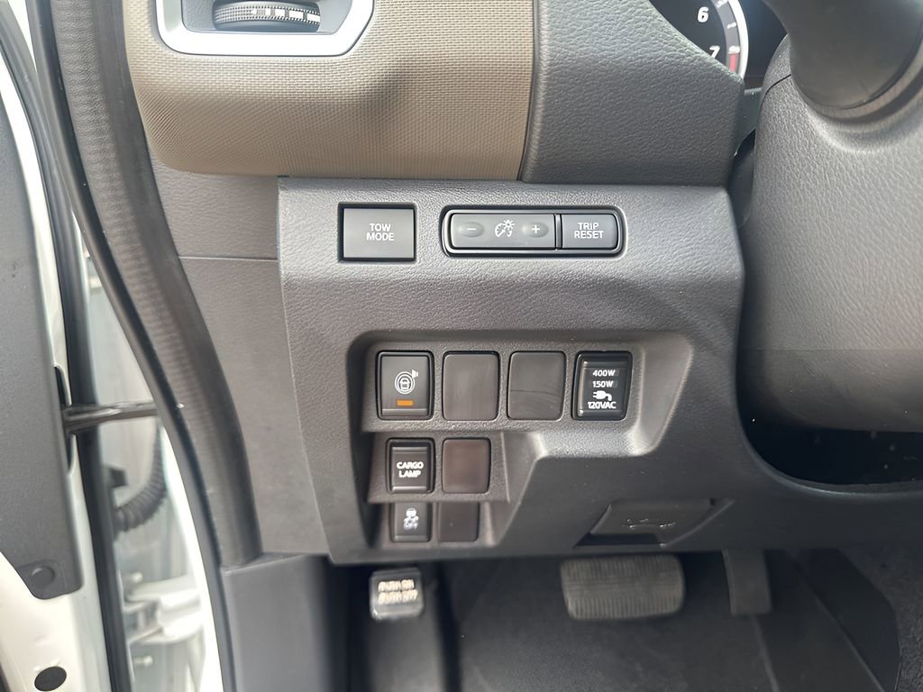 Used 2022 Nissan Frontier SV image 29