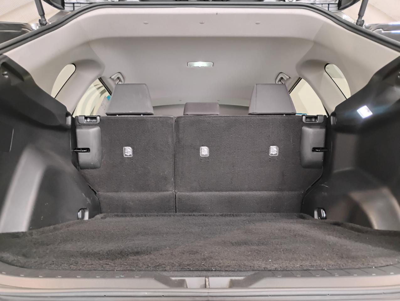 Used 2021 Toyota RAV4 XLE FWD image 63