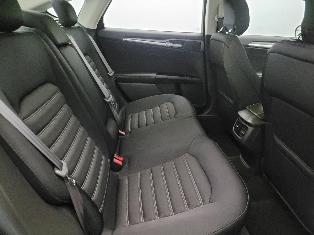 Used 2014 Ford Fusion SE image 19