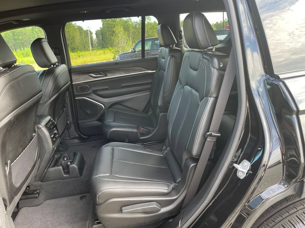 Used 2025 Jeep Grand Cherokee L Limited w/ Luxury Tech Group II AWD/4WD image 42
