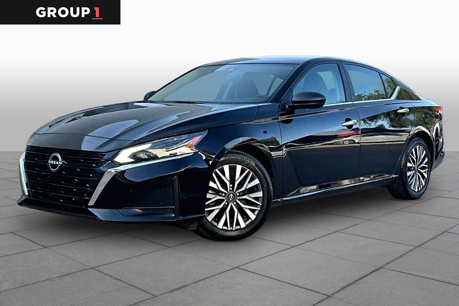Used 2024 Nissan Altima 2.5 SV FWD image 1