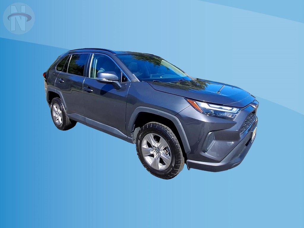 Used 2022 Toyota RAV4 XLE w/ Convenience Package AWD/4WD image 2