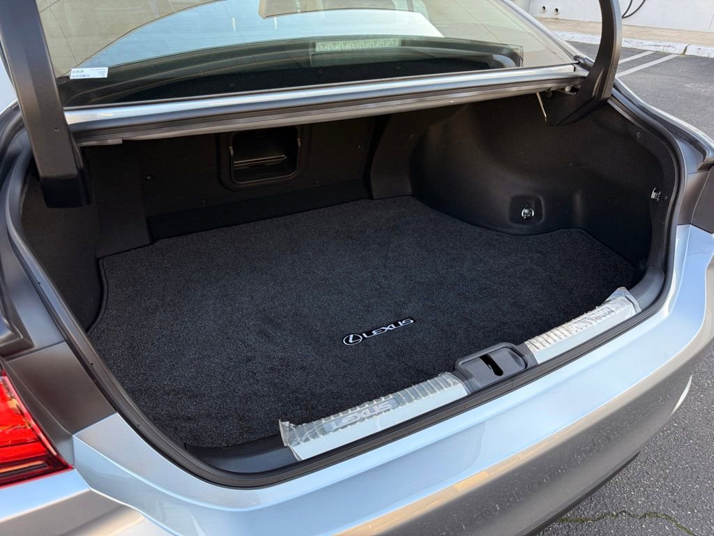 Certified 2025 Lexus ES 350 w/ Accessory Package (Z2) image 12