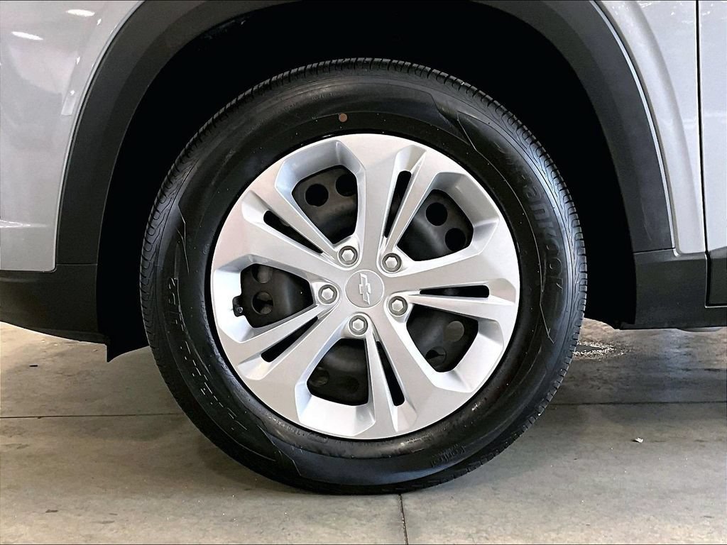 Used 2024 Chevrolet Trax LS FWD image 7