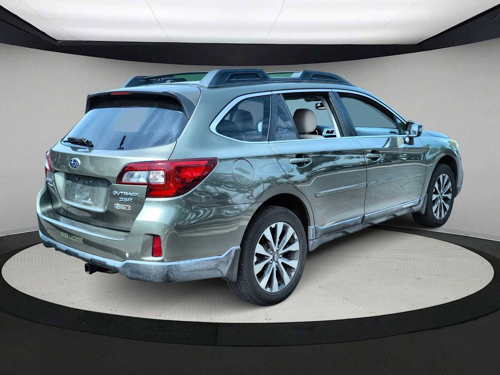 Used 2015 Subaru Outback 3.6R Limited AWD/4WD image 8