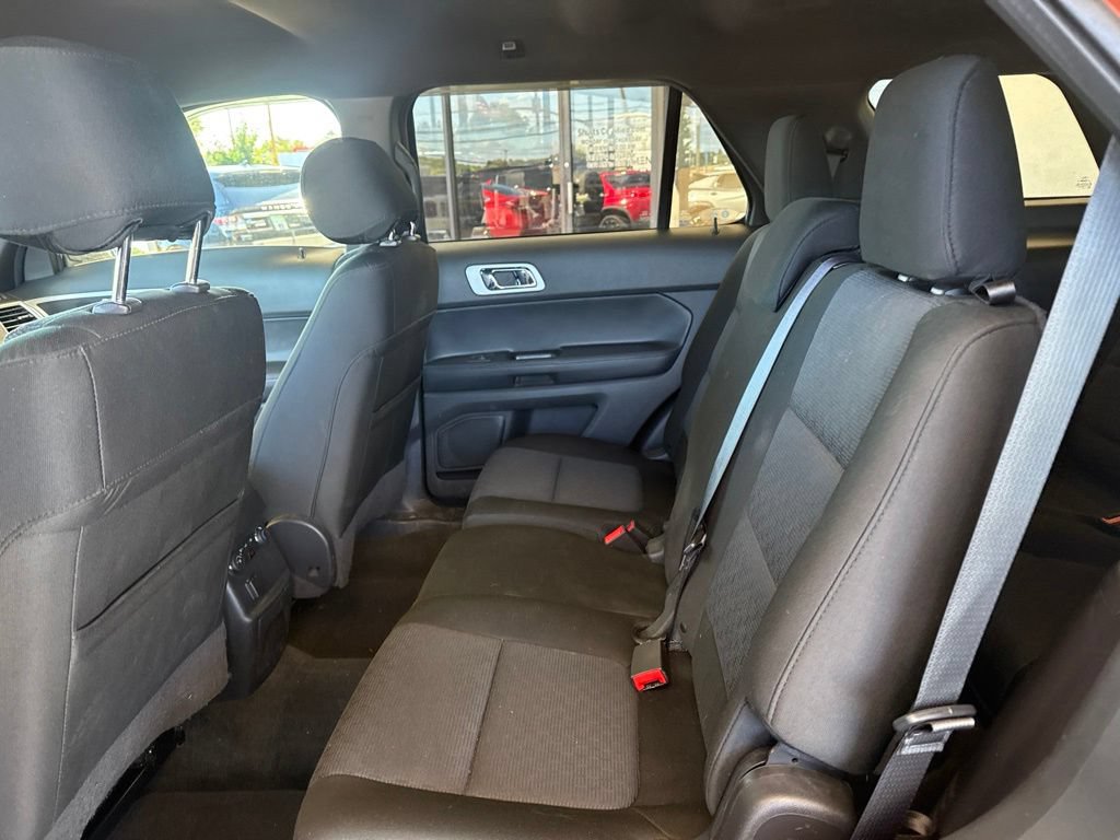 Used 2015 Ford Explorer XLT AWD/4WD image 14