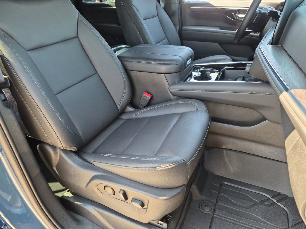 Used 2026 Chevrolet Tahoe LT w/ Comfort Package RWD image 33