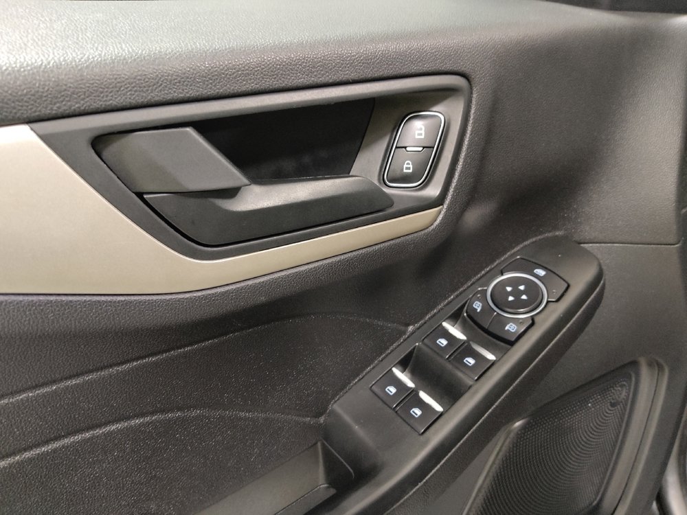 Used 2022 Ford Escape SE image 27