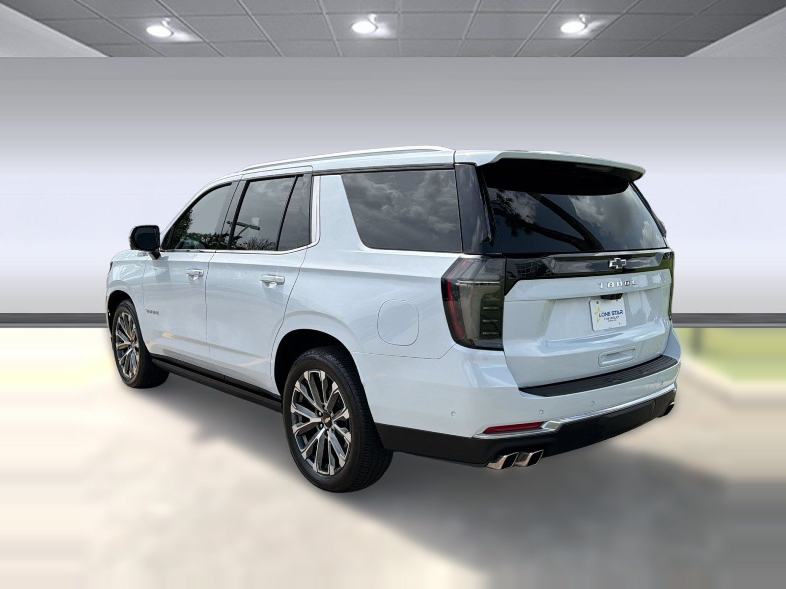 Used 2026 Chevrolet Tahoe High Country w/ LPO, Illumination Package RWD image 3
