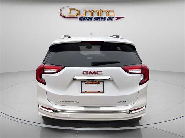 Used 2022 GMC Terrain Denali w/ Denali Premium Package image 3