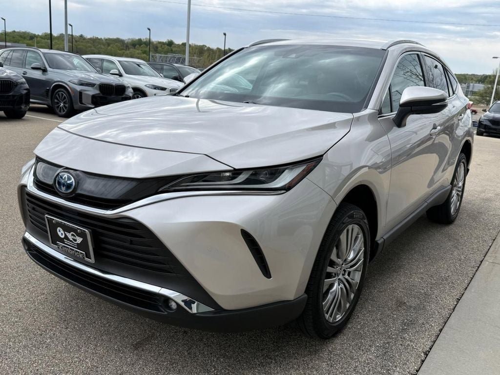 Used 2023 Toyota Venza XLE AWD/4WD image 14