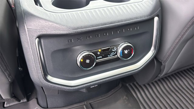 New 2025 Ford Expedition Active image 8