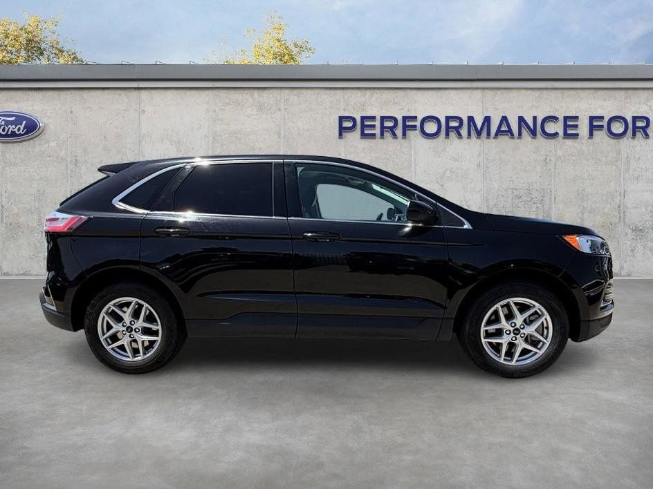 Used 2024 Ford Edge SEL AWD/4WD image 7